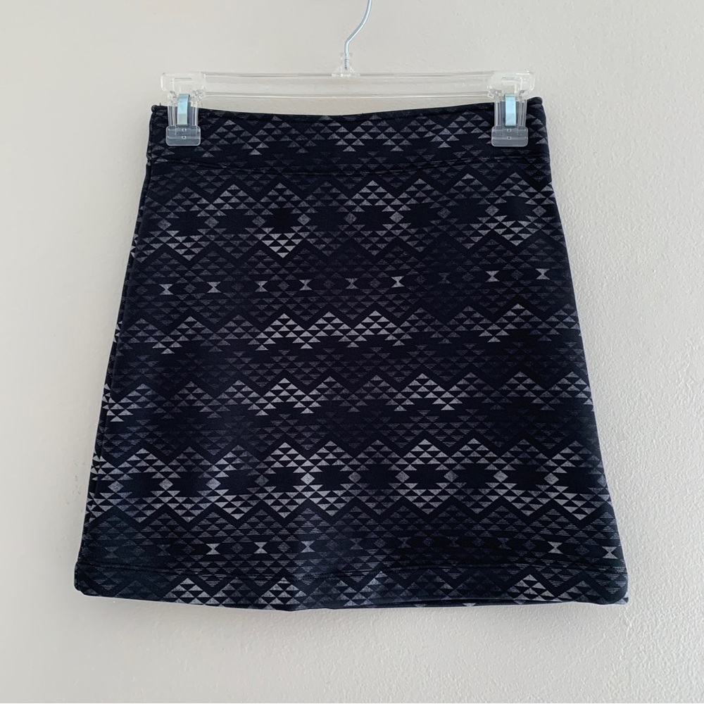 Athleta Geometric Print Fleece Lined Mini Skirt XXS Winter Cozy